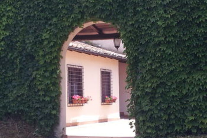 Hotel Exterior 4 of 17