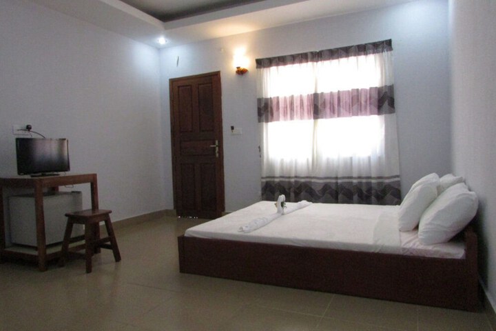 Room 6 of 48