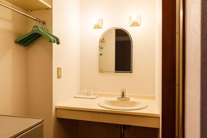 Room 15 of 59