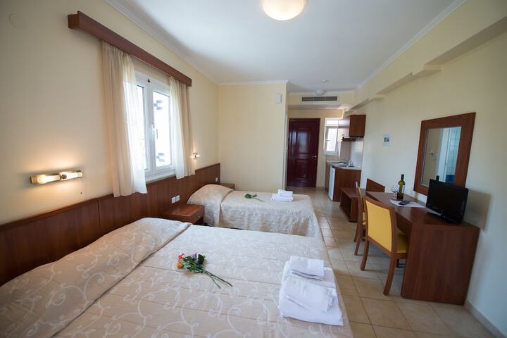 Room 16 of 66
