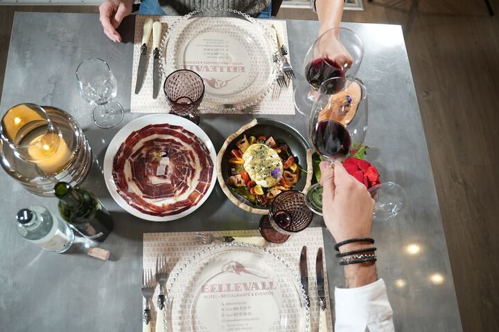 Dining 50 of 77