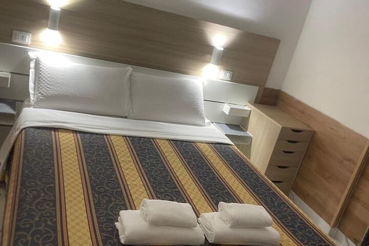 Room 6 of 6