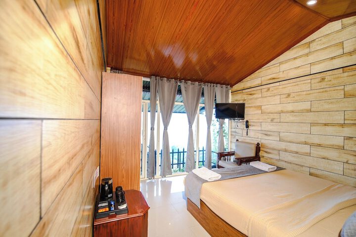 Room 4 of 36