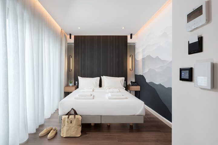 Room 6 of 52
