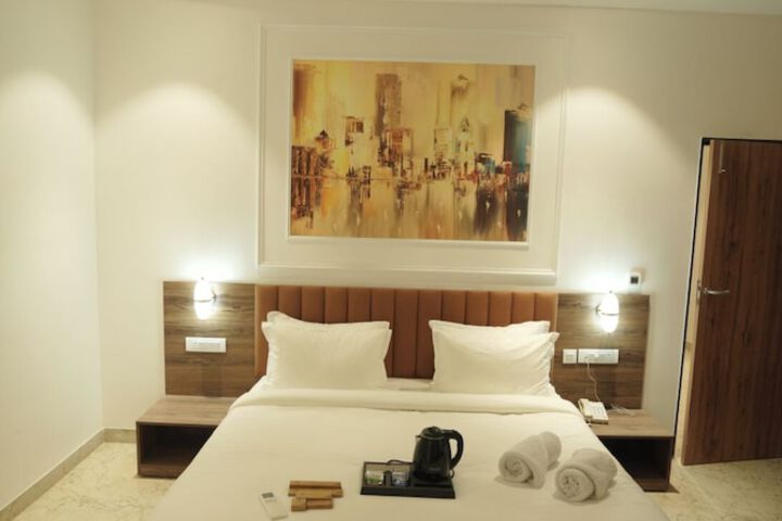 Room 53 of 102