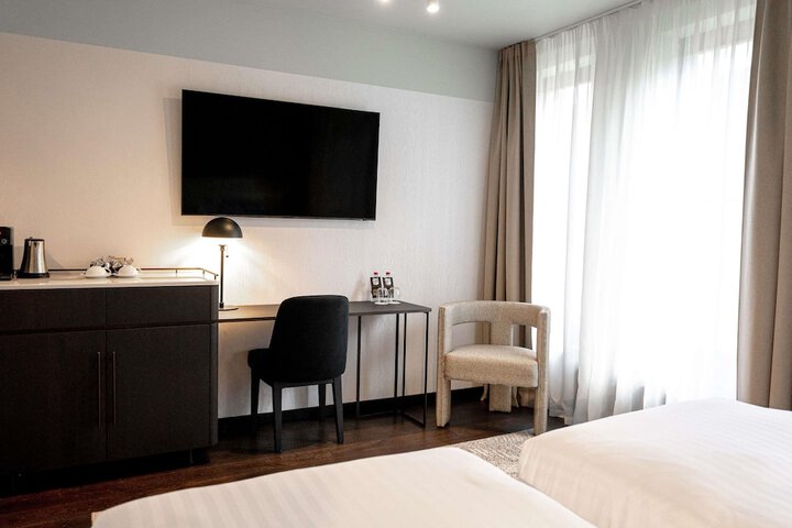 Room 57 of 253