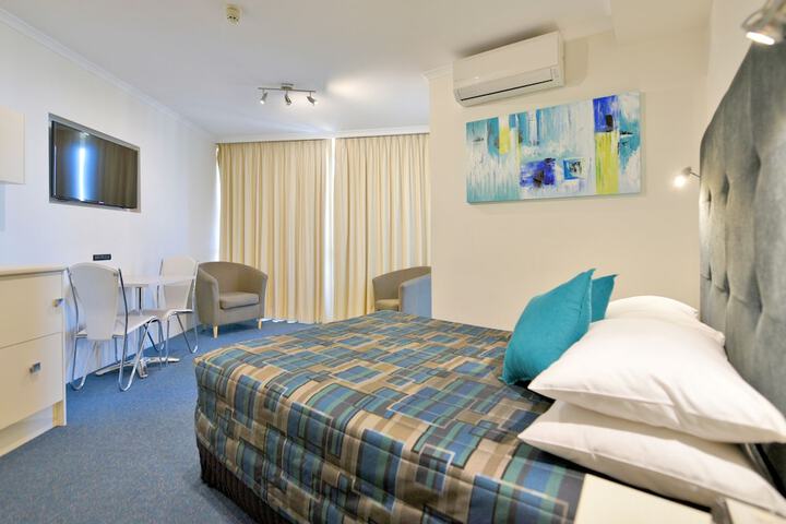 Room 7 of 62