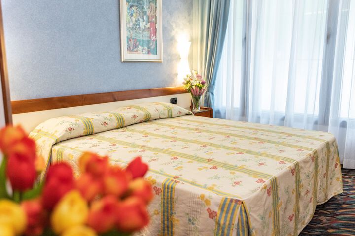 Room 10 of 44