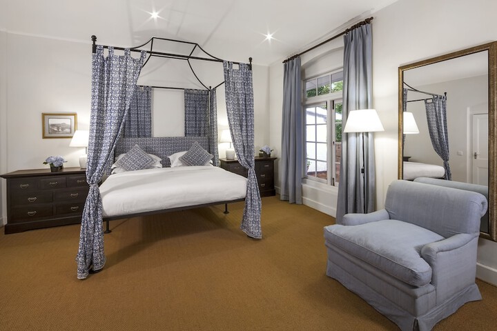 Room 5 of 28