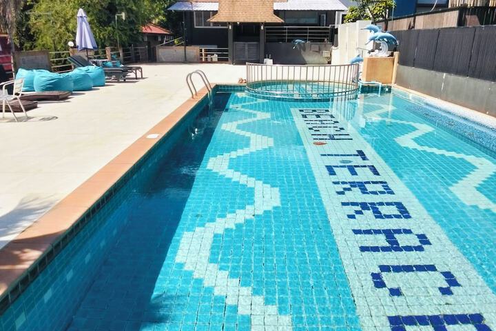 Hotel Pool