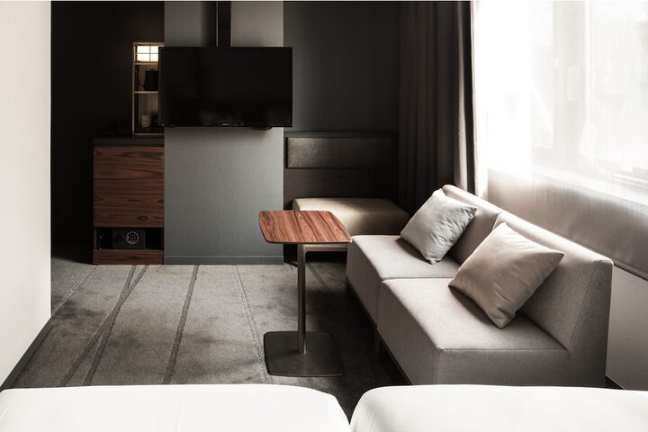 Room 8 of 37