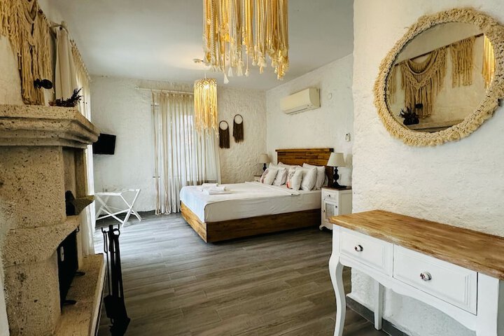 Room 8 of 42