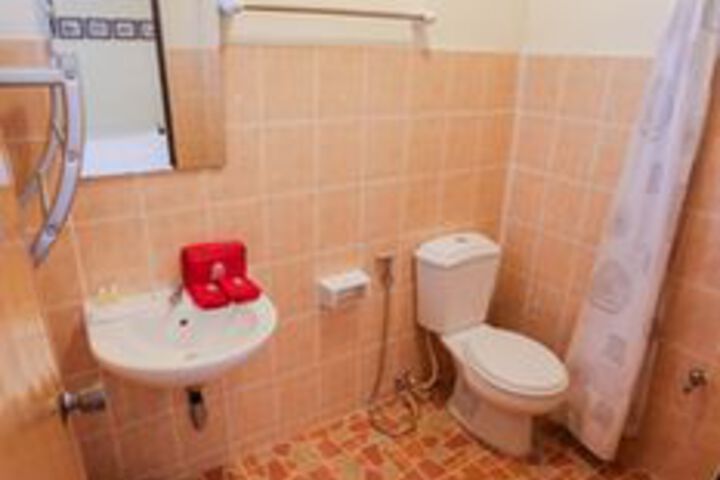Room 7 of 84