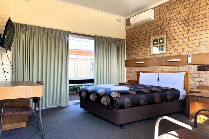 Room 6 of 47
