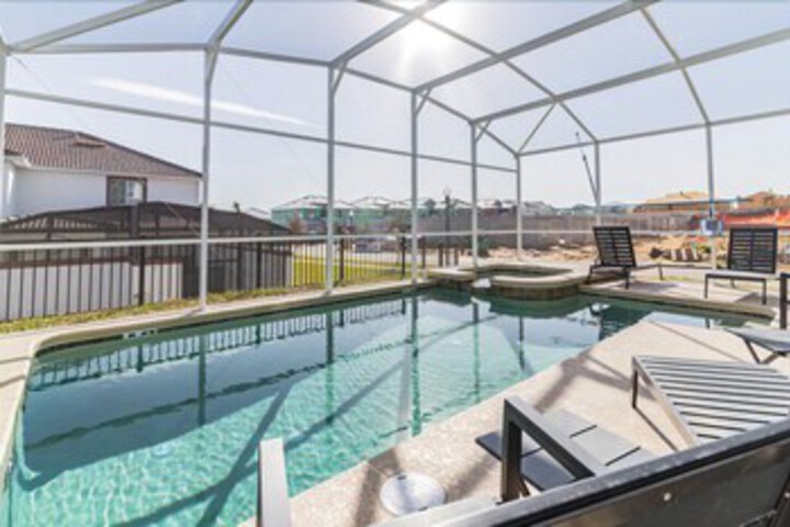 Pool 12 of 31