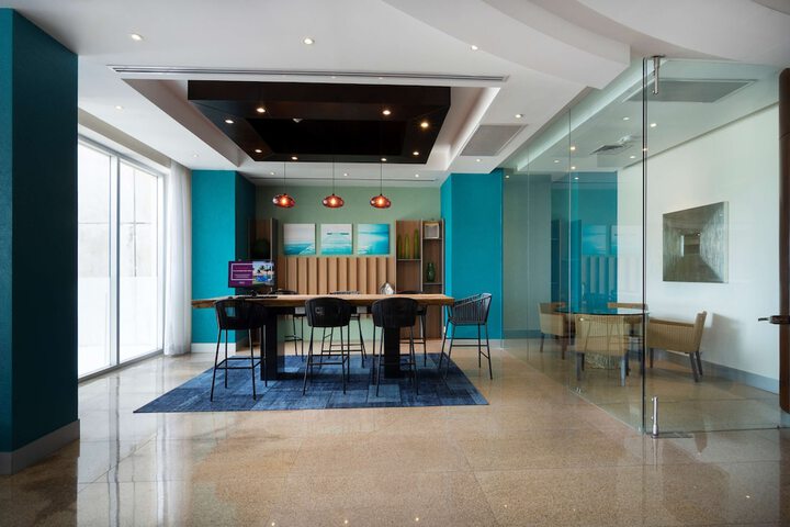 Business Center 68 of 73