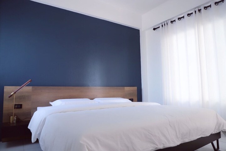 Room 6 of 20