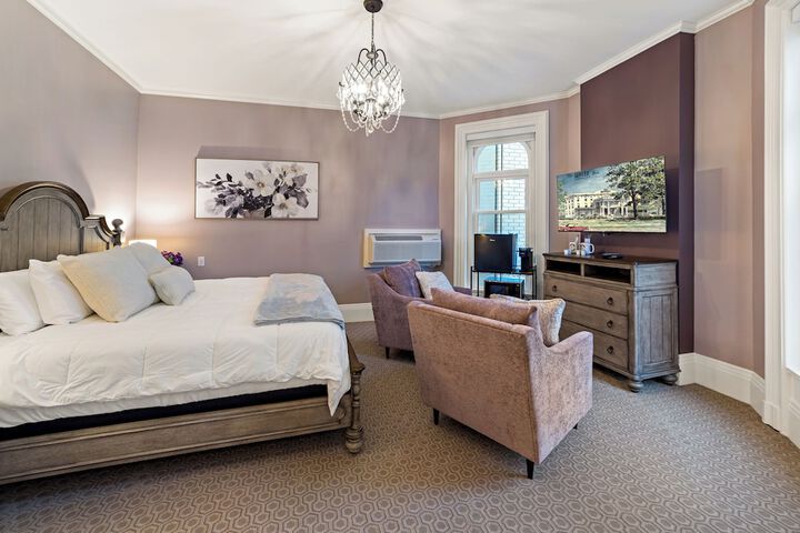 Suite 1 King Bed (43 of 70)
