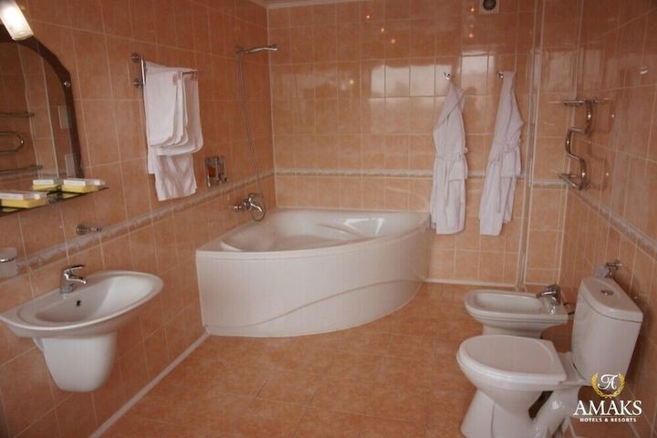 Room 14 of 28