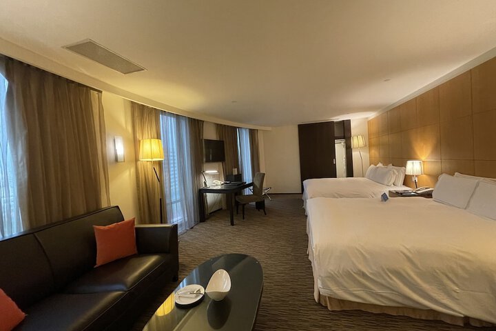 Room 26 of 137