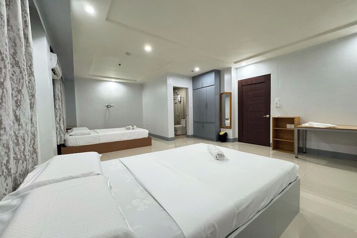 Room 12 of 27