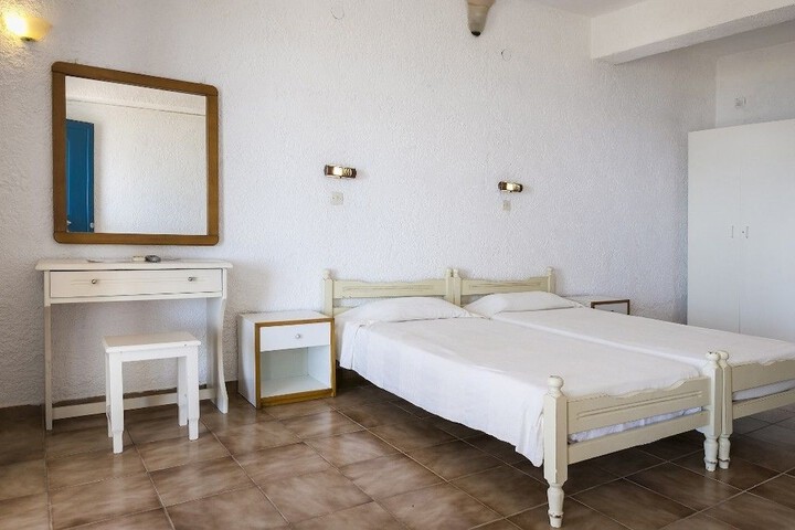 Room 4 of 84