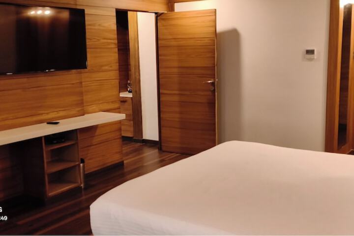 Room 38 of 80