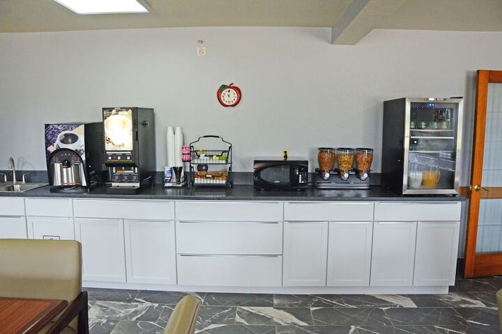 Breakfast/Coffee Service 58 of 65