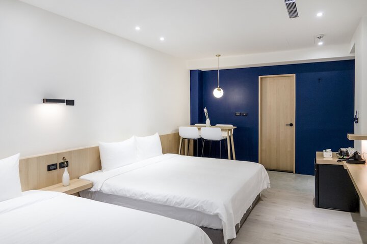 Room 44 of 145