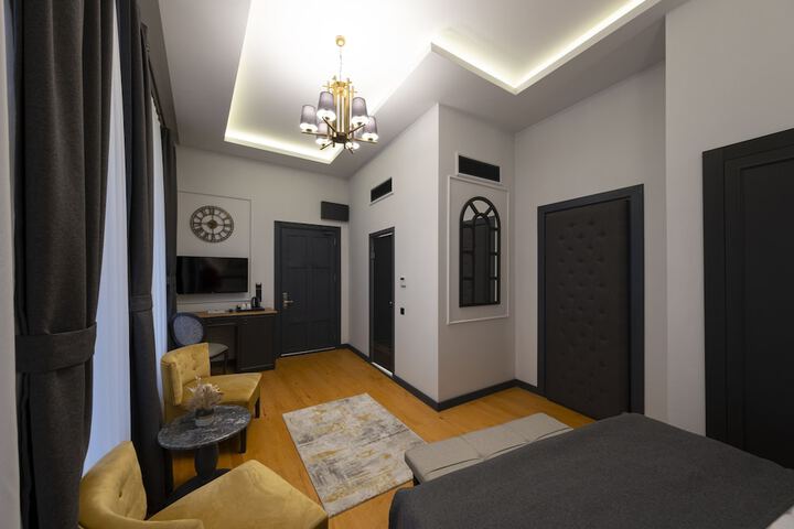 Room 25 of 134