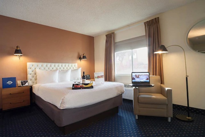 1 King Bed Accessible Presidio (1 of 3)