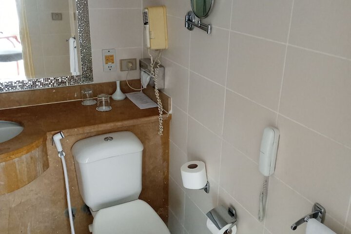 Room 35 of 53