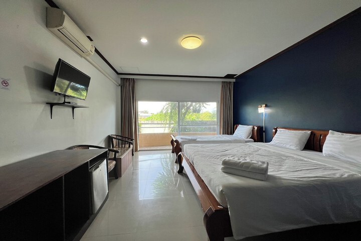 Room 28 of 75