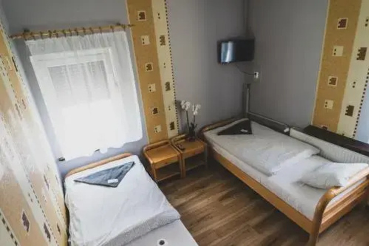 Room 7 of 7
