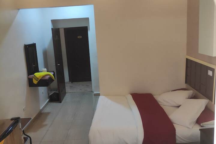 Room 12 of 35
