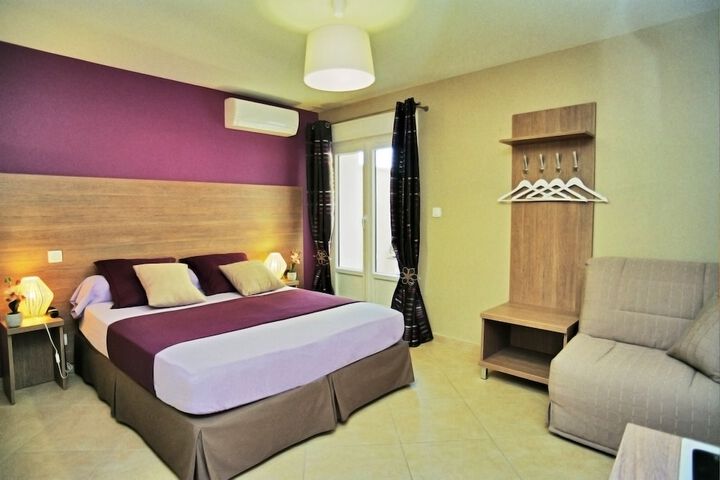 Room 13 of 32