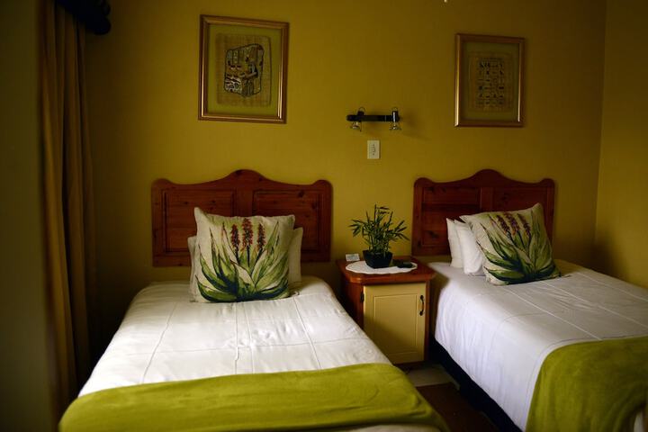 Room 13 of 35