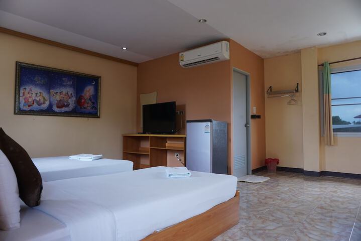 Room 14 of 40