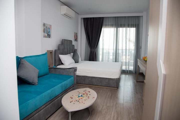 Room 9 of 52