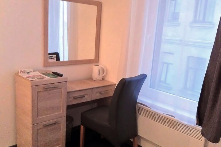 Room 21 of 46