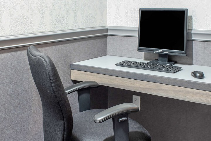 Business Center 45 of 56