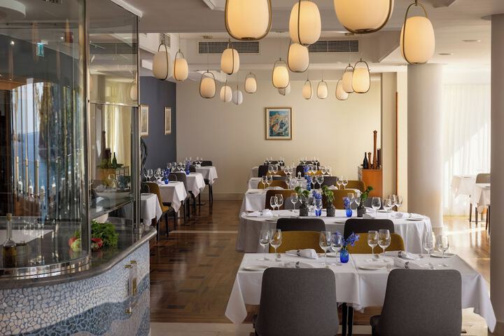 Dining 80 of 117