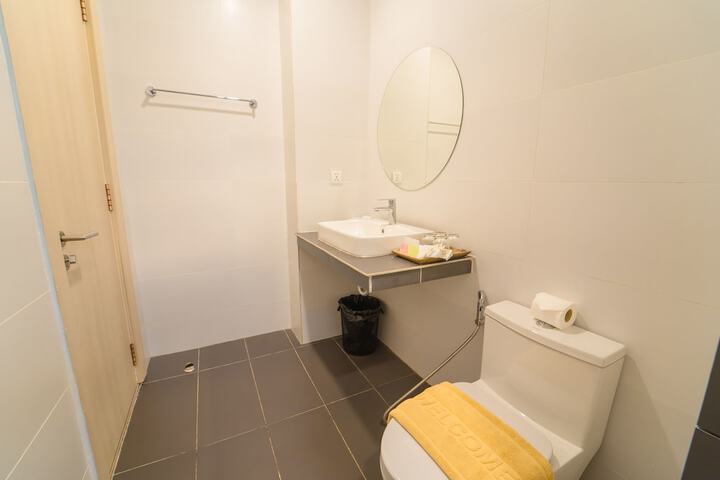 Room 52 of 76