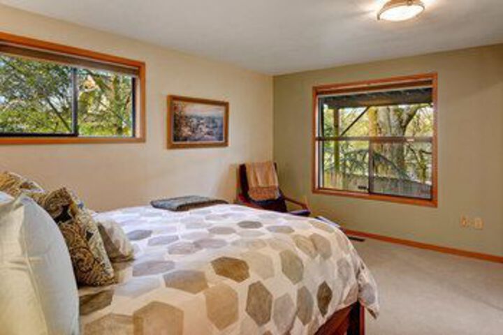 Room 9 of 24