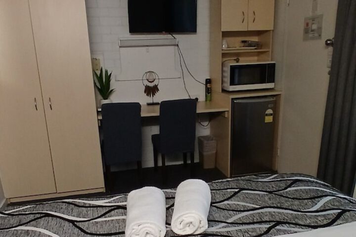 Room 17 of 40