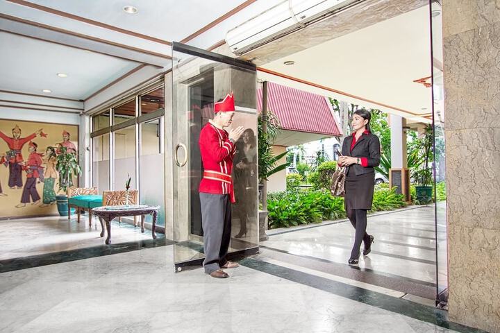 Guest Lobby
