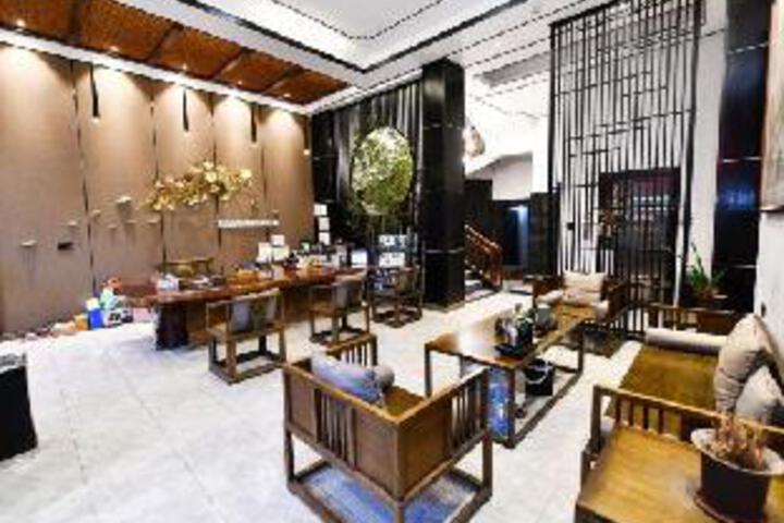 Q+ Zhoudu Theme Hotel