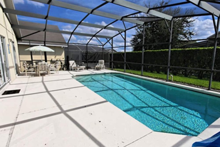 Pool 15 of 28