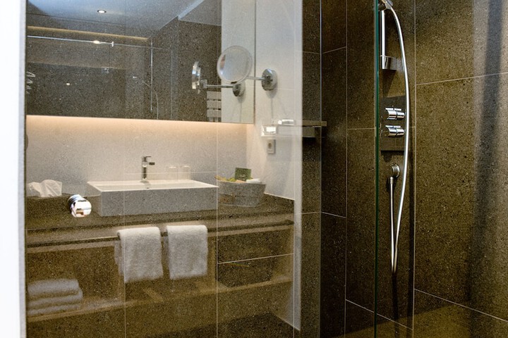 Room 34 of 60
