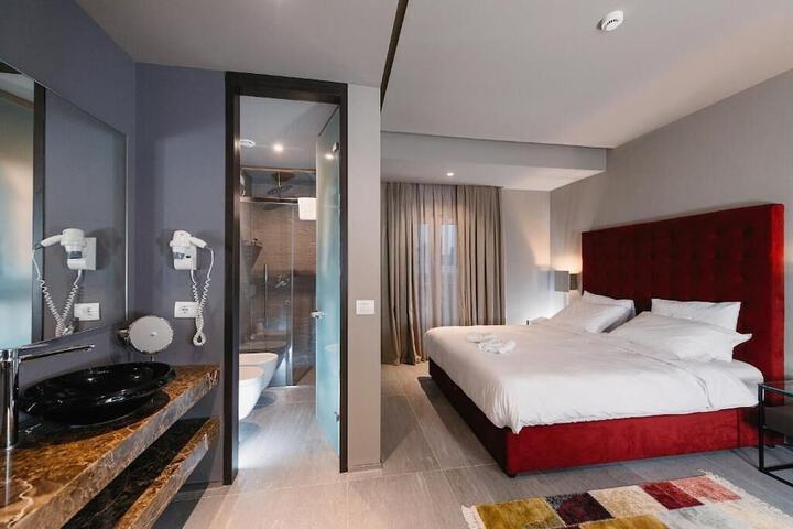 Room 6 of 29